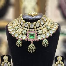 Pleidims Invsity Earrings